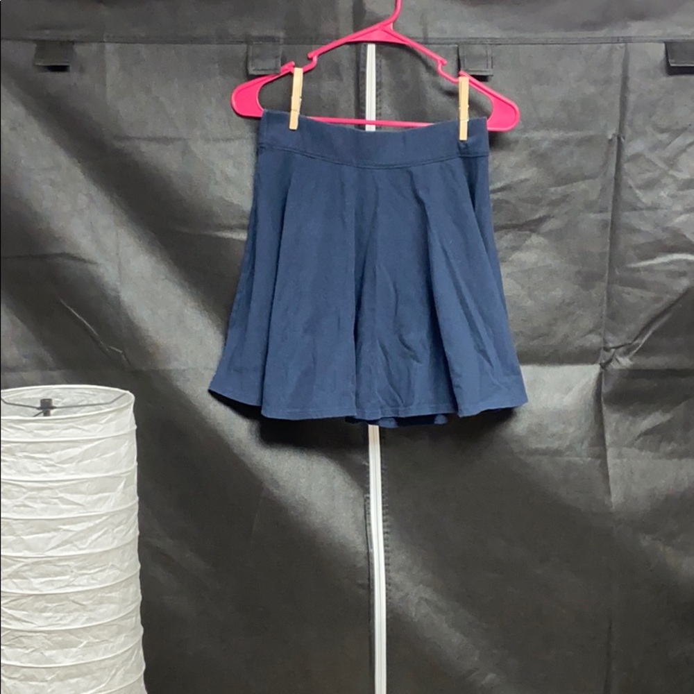 🌸Flowy navy skirt